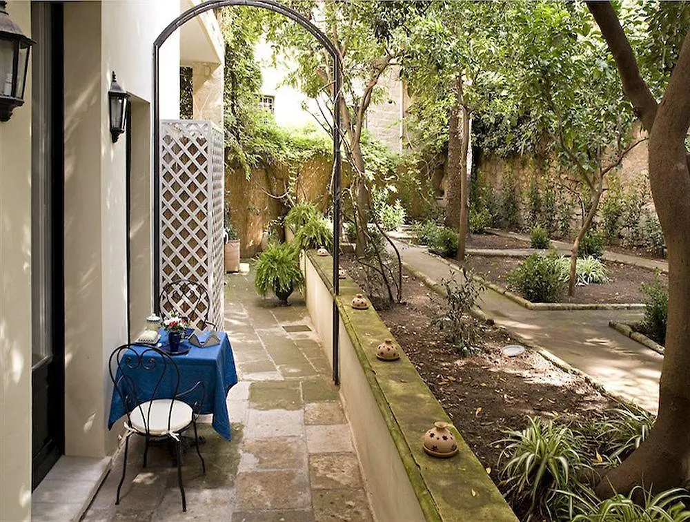 Palazzo Bernardini Suites Lecce Bed & Breakfast